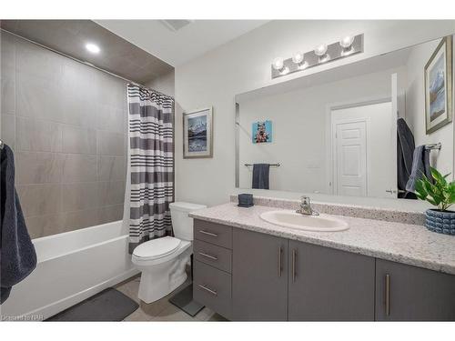 8-5012 Serena Drive Drive, Beamsville, ON - Indoor Photo Showing Bathroom