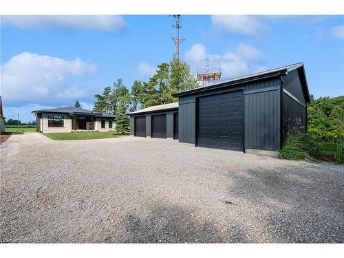 1613G Lookout Street, Fonthill, ON - Outdoor
