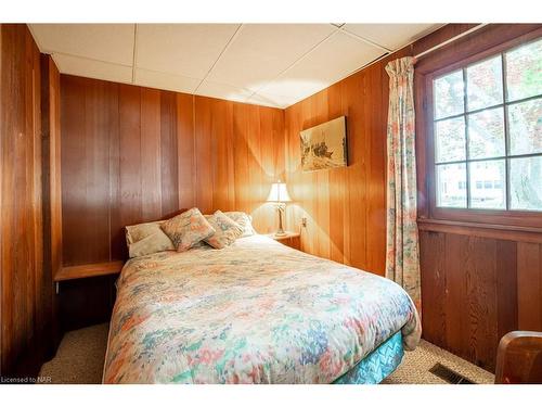 1995 Macdonald Drive, Fort Erie, ON - Indoor Photo Showing Bedroom