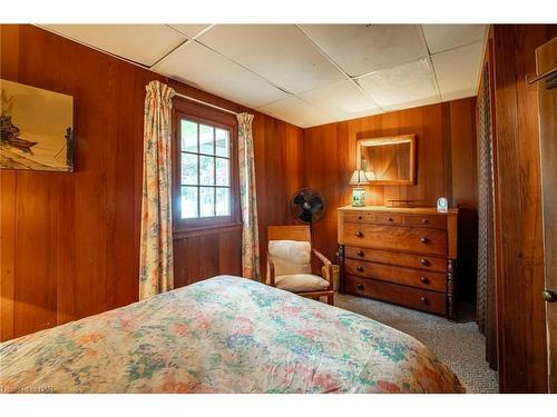 1995 Macdonald Drive, Fort Erie, ON - Indoor Photo Showing Bedroom