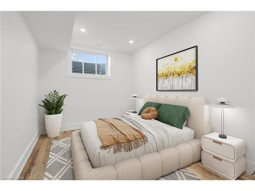 45 Classic Avenue, Welland, ON - Indoor Photo Showing Bedroom