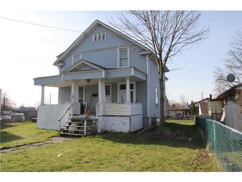 7284 Merritt Avenue, Niagara Falls, ON - Outdoor With Facade