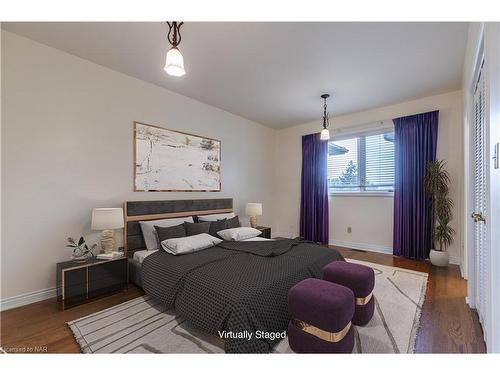 6811 Carmella Place, Niagara Falls, ON - Indoor Photo Showing Bedroom