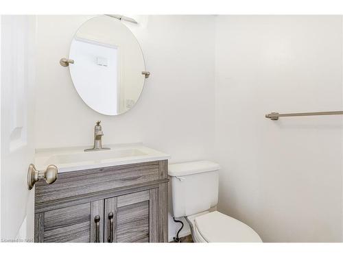 18 Garrison Village Drive, Niagara-On-The-Lake, ON - Indoor Photo Showing Bathroom
