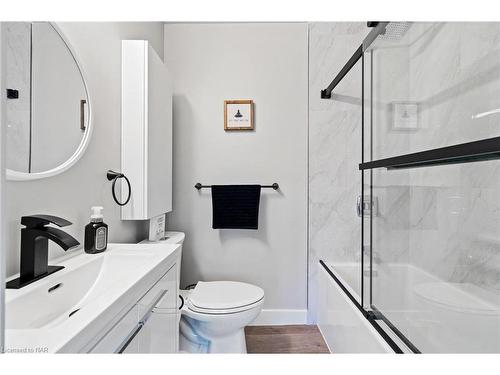 204-1440 Pelham Street, Pelham, ON - Indoor Photo Showing Bathroom