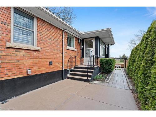 111 Riverdale Drive, St. Catharines, ON - Outdoor