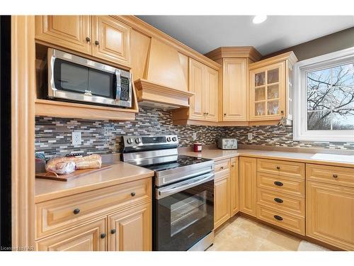 279 Lakeshore Road West Road, Port Colborne, ON - Indoor Photo Showing Kitchen With Double Sink