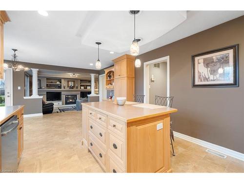 279 Lakeshore Road West Road, Port Colborne, ON - Indoor Photo Showing Kitchen