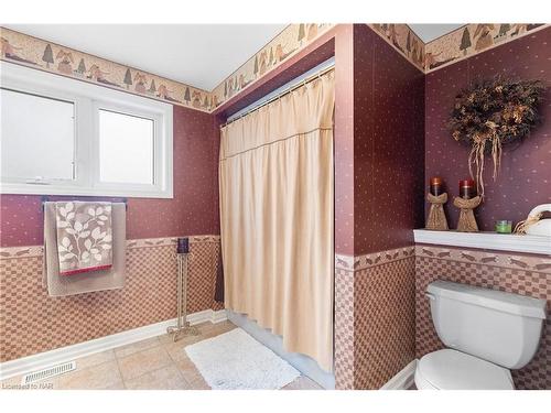 279 Lakeshore Road West Road, Port Colborne, ON - Indoor Photo Showing Bathroom