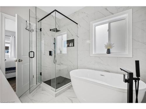 867 Burwell Street, Fort Erie, ON - Indoor Photo Showing Bathroom