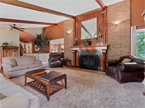 1121 Pettit Road, Fort Erie, ON - Indoor Photo Showing Living Room With Fireplace
