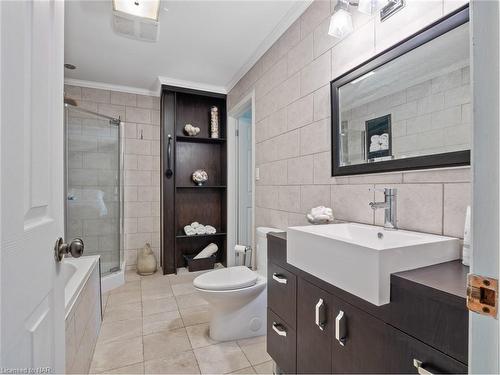 1121 Pettit Road, Fort Erie, ON - Indoor Photo Showing Bathroom