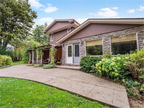 1121 Pettit Road, Fort Erie, ON - Outdoor