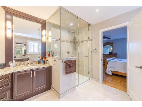 7755 South Wood Drive, Niagara Falls, ON - Indoor Photo Showing Bathroom