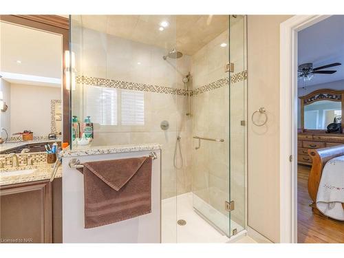 7755 South Wood Drive, Niagara Falls, ON - Indoor Photo Showing Bathroom