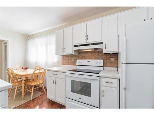 19 Lindbergh Drive, Fort Erie, ON - Indoor Photo Showing Kitchen