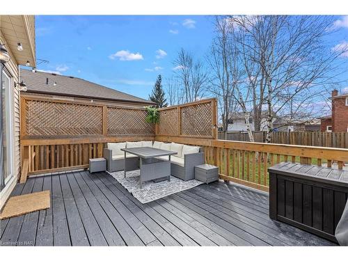 4 Hillcrest Road, Port Colborne, ON - Outdoor With Backyard