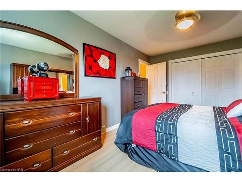 678 Hines Road, Dunnville, ON - Indoor Photo Showing Bedroom