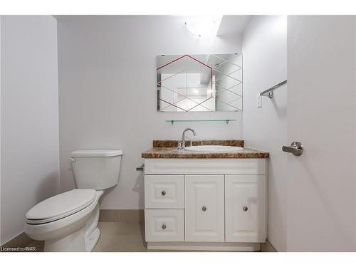 24 Riverview Boulevard, St. Catharines, ON - Indoor Photo Showing Bathroom
