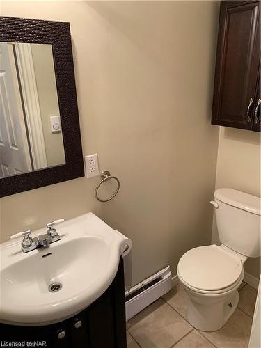 8 Garner Avenue, Welland, ON - Indoor Photo Showing Bathroom