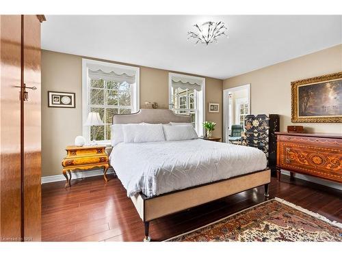1-175 Queen Street, Niagara-On-The-Lake, ON - Indoor Photo Showing Bedroom