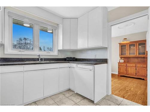 4 Furminger Place, St. Catharines, ON - Indoor Photo Showing Kitchen With Double Sink