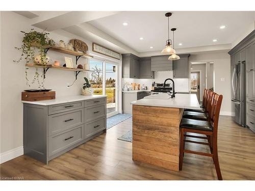 11035 Sodom Road, Niagara Falls, ON - Indoor Photo Showing Kitchen With Upgraded Kitchen