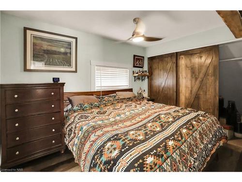 11035 Sodom Road, Niagara Falls, ON - Indoor Photo Showing Bedroom
