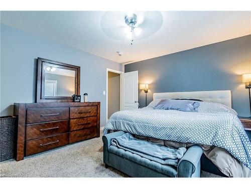 49 Abbott Place, Fonthill, ON - Indoor Photo Showing Bedroom