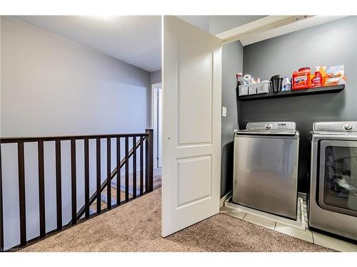 49 Abbott Place, Fonthill, ON - Indoor Photo Showing Laundry Room