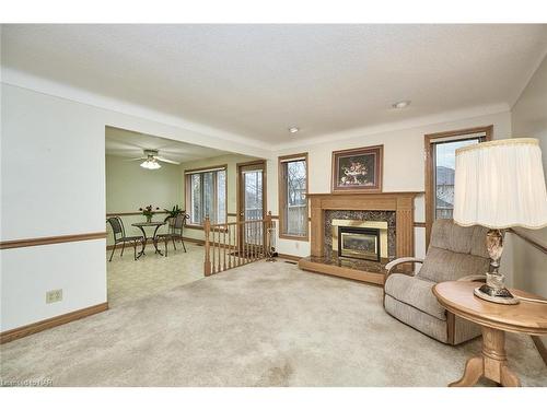 12 Rolling Meadows Boulevard, Fonthill, ON - Indoor Photo Showing Living Room With Fireplace