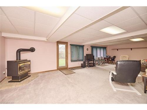 12 Rolling Meadows Boulevard, Fonthill, ON - Indoor With Fireplace