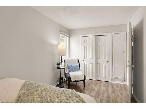 17 Churchill Street, St. Catharines, ON - Indoor Photo Showing Bedroom