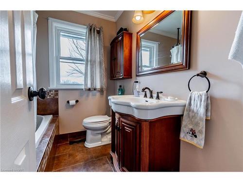 3483 River Trail Crescent, Stevensville, ON - Indoor Photo Showing Bathroom