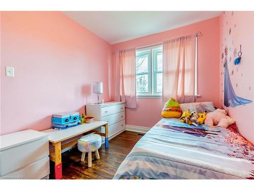 3483 River Trail Crescent, Stevensville, ON - Indoor Photo Showing Bedroom