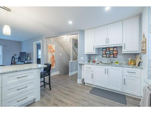 4764 St Clair Avenue, Niagara Falls, ON - Indoor Photo Showing Kitchen