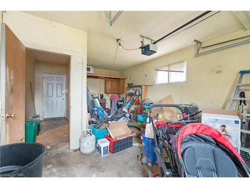 60 Wakelin Terrace, St. Catharines, ON - Indoor Photo Showing Garage