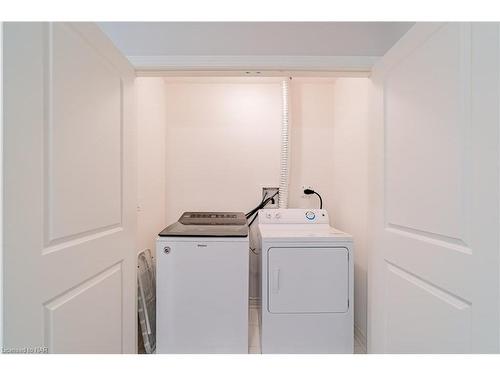 120-4644 Pettit Avenue, Niagara Falls, ON - Indoor Photo Showing Laundry Room
