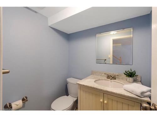 82-25 Linfield Drive, St. Catharines, ON - Indoor Photo Showing Bathroom