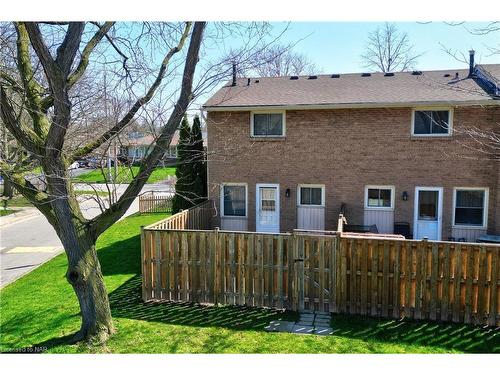 82-25 Linfield Drive, St. Catharines, ON - Outdoor