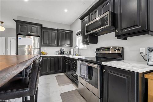 1530 Abingdon Road, Caistor Centre, ON - Indoor Photo Showing Kitchen With Upgraded Kitchen