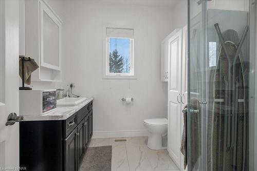 1530 Abingdon Road, Caistor Centre, ON - Indoor Photo Showing Bathroom