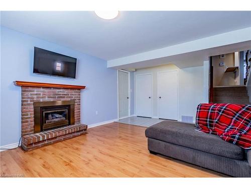 211 Leaside Drive, Welland, ON - Indoor Photo Showing Living Room With Fireplace