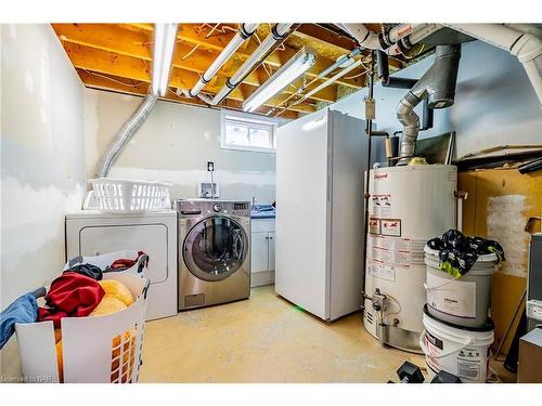 211 Leaside Drive, Welland, ON - Indoor Photo Showing Laundry Room