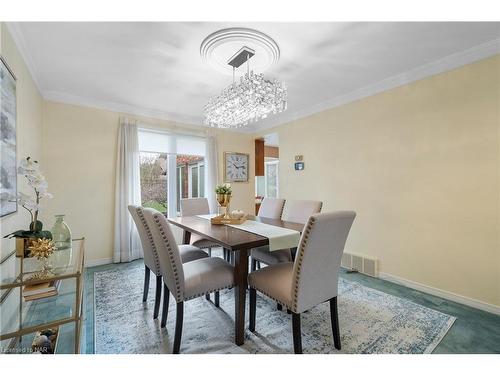 3 Townsend Circle, Fonthill, ON - Indoor Photo Showing Dining Room