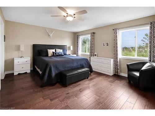 4512 Cinnamon Grove, Niagara Falls, ON - Indoor Photo Showing Bedroom
