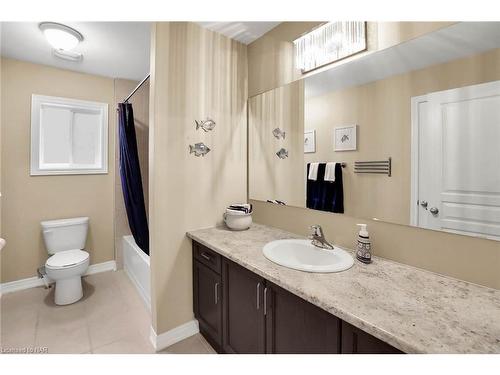 4512 Cinnamon Grove, Niagara Falls, ON - Indoor Photo Showing Bathroom