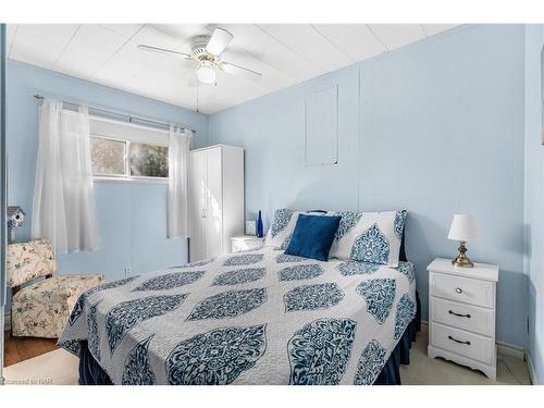 611 Silver Bay Road, Port Colborne, ON - Indoor Photo Showing Bedroom