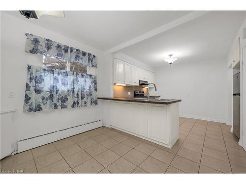 160 Welland Avenue, St. Catharines, ON - Indoor Photo Showing Kitchen