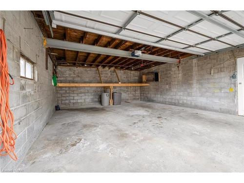 160 Welland Avenue, St. Catharines, ON - Indoor Photo Showing Garage